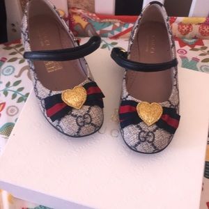Size 9 Gucci Authentic shoes
